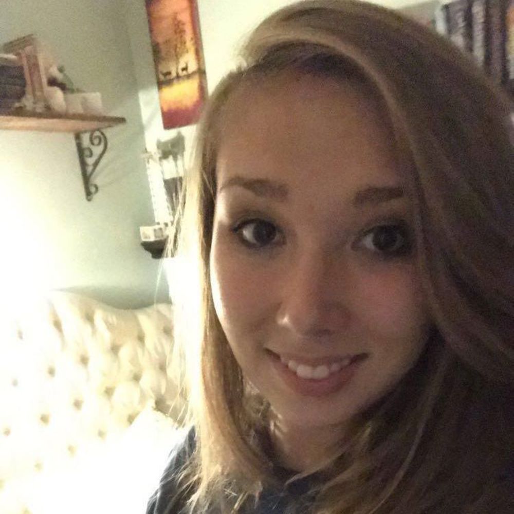 Meet your Posher, Alexis